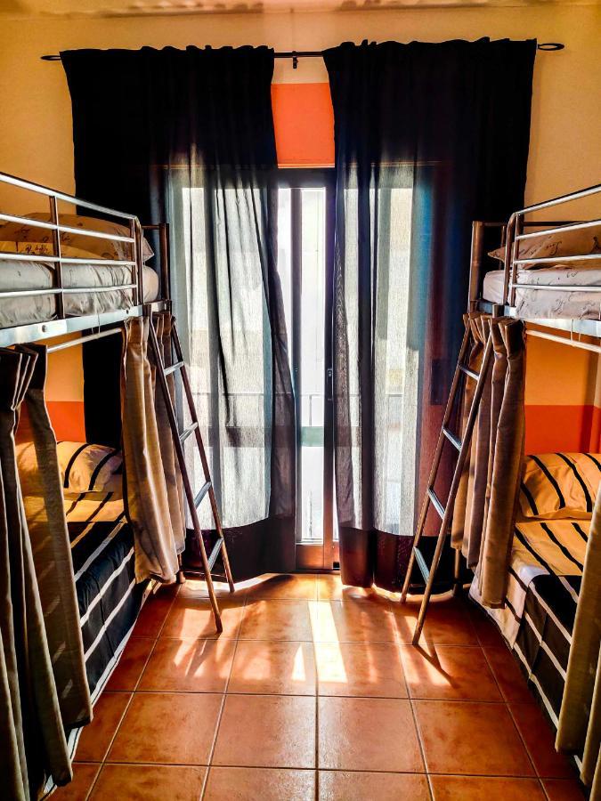 Sol A Sol Hostel Лагуш Екстер'єр фото